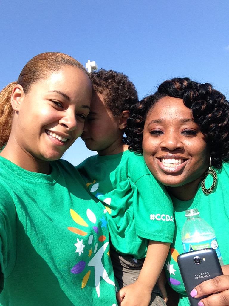 Esme_2812's tweet photo. Making a difference and showing we care @Norcrest Elementary School #CCDAY2015 #CCDay #teammiramar http://t.co/CdhYUfvOxV