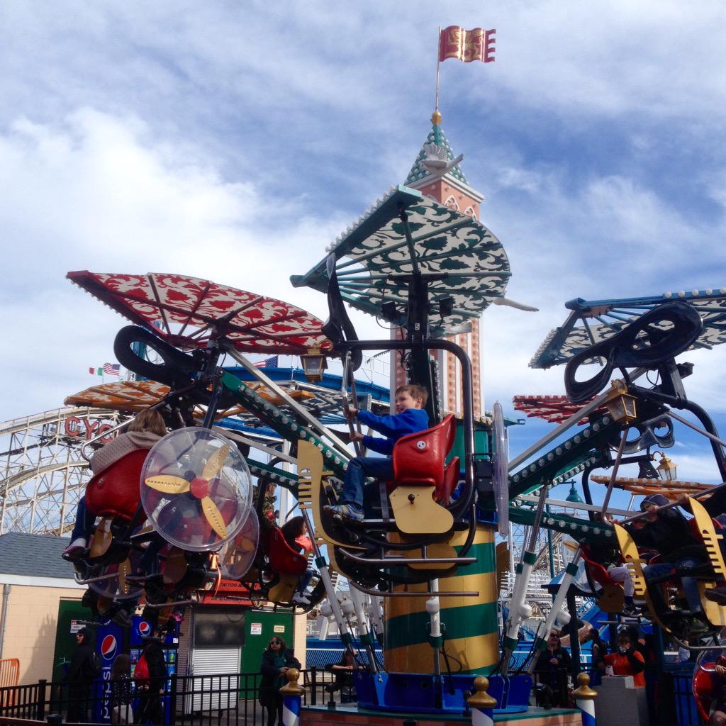 LunaParkNYC's tweet photo. Looks like everyone is enjoying their day at #LunaParkNYC today! #MagicBikes #Zamperla http://t.co/E1020WsQbD