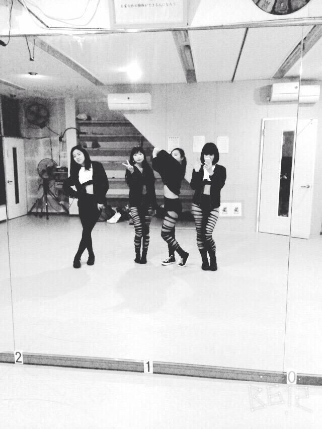 urataku0508's tweet photo. OME chick KRY dance evolution in
スターピア contest to day！💃✨

女の武器を使いまわして頑張れ！！
 OME chick fight👊👊👊🔥 http://t.co/EkWp8Qlznm