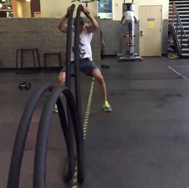 PiliTF's tweet photo. Via @sasharoiz Instagram. Dope on a rope. #KillerCables #sweat #workit https://t.co/9cgRqBD8jE  Breathtaking! http://t.co/f7pyeGJn4U