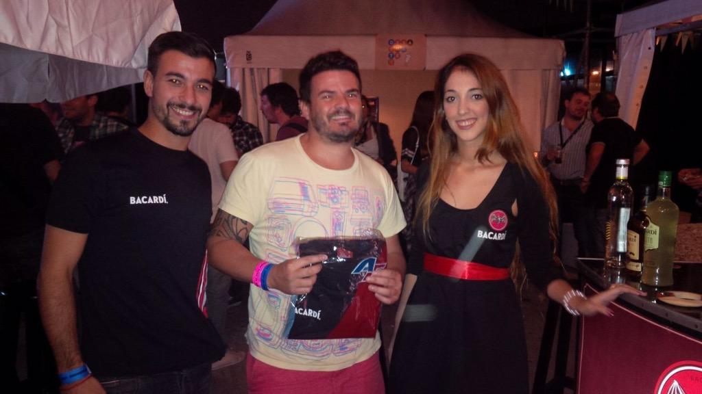 AgenciaSemark's tweet photo. Felicitaciones a todos que hacen #Publicidad #creativos en #Uruguay @Desachate Presentes con #Bacardi http://t.co/d41XILyU3v