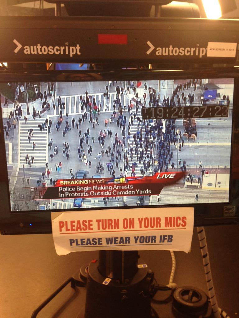 dhamiltontv's tweet photo. Skyteam 11 says 7-11 looted, and says dispersal order is about to be given. Then arrests will start. Not good http://t.co/ecm5SOkjbH