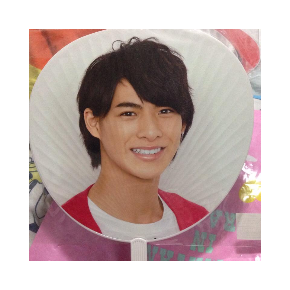 reeekn's tweet photo. 『拡散希望』

平野紫耀うちわ譲ります。
送料込み1,000円です。

欲しい方はリプお願いします。

#平野紫耀 #関西ジャニーズJr. http://t.co/sSGAQSxf1G