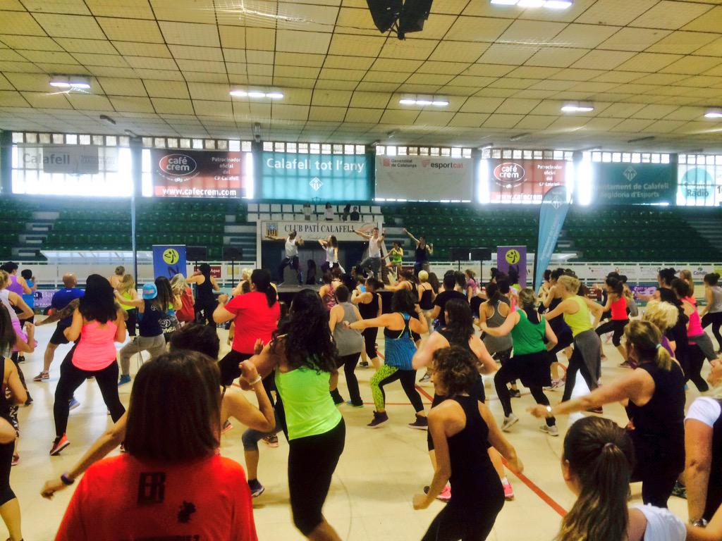 ppcalafelltarr1's tweet photo. #PPCalafell, Seguimos apostando por el deporte #Segur de #Calafell #ViuCalafell #ViuSegur  #Zumba #CalafellesVida http://t.co/edsGloruCj
