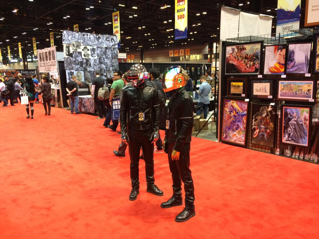 SFCOchicago's tweet photo. Some old friends from our @c2e2 Heroes party. #C2E2 #Booth350 http://t.co/uRnqoAyCew
