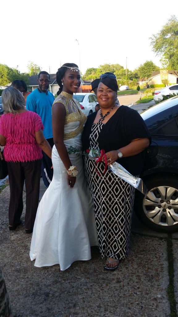 MyEdwardsNelson's tweet photo. My niece's prom night http://t.co/E8KDemBN7d
