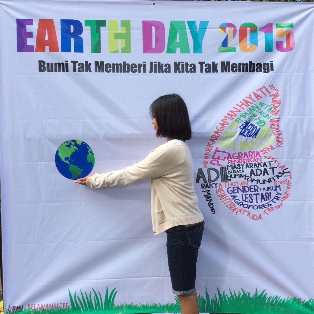 Relawan4life's tweet photo. #earthday Bumi Tak Memberi Jika Kita tak Berbagi #relawan4life @RMIBogor @infobogor @BimaAryaS http://t.co/rlBK0ldOJG