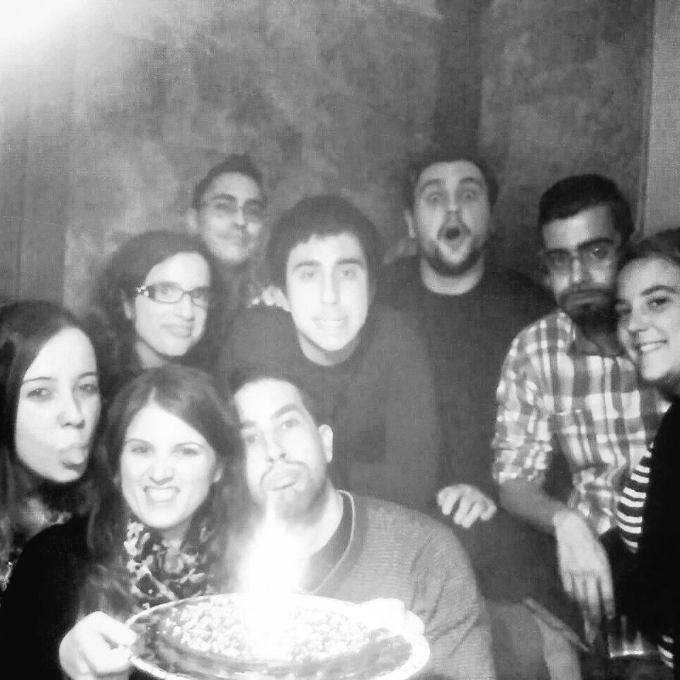 30Beki's tweet photo. Bona nit #penyeta @ViseCastellano @SaraGuallart @reyes_marz @MFeltrer @BenjaminMarz @IrisNema ♡ http://t.co/vvG1RJDqVU