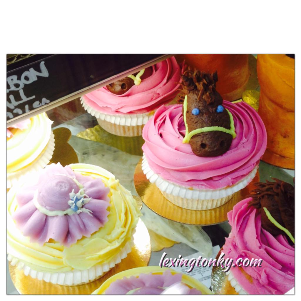 lexingtonkycom's tweet photo. @RolexKentucky @keeneland @KentuckyDerby @ChurchillDowns @WholeFoodsLEX bakery at it again! #horses #Derby #Rolex2015 http://t.co/jYvw2AEZ9V