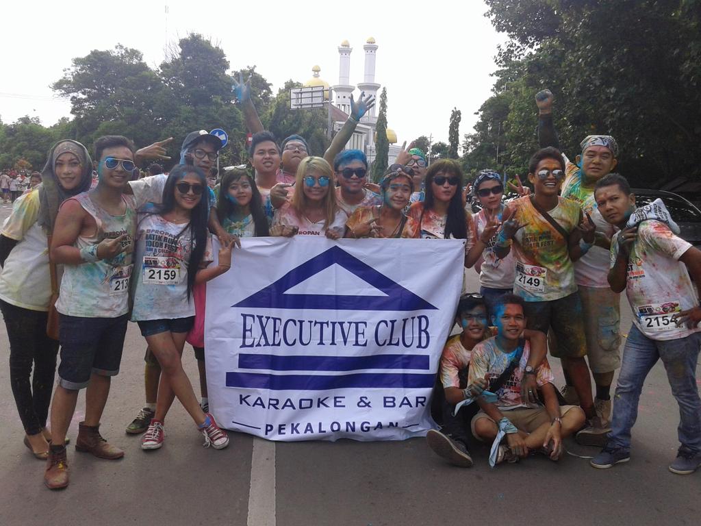 kotabatik's tweet photo. #LiveTwet #PROPANBatikRunColorFest #Pekalongan @BatikRunColor @propanraya http://t.co/NECrSQFEF7