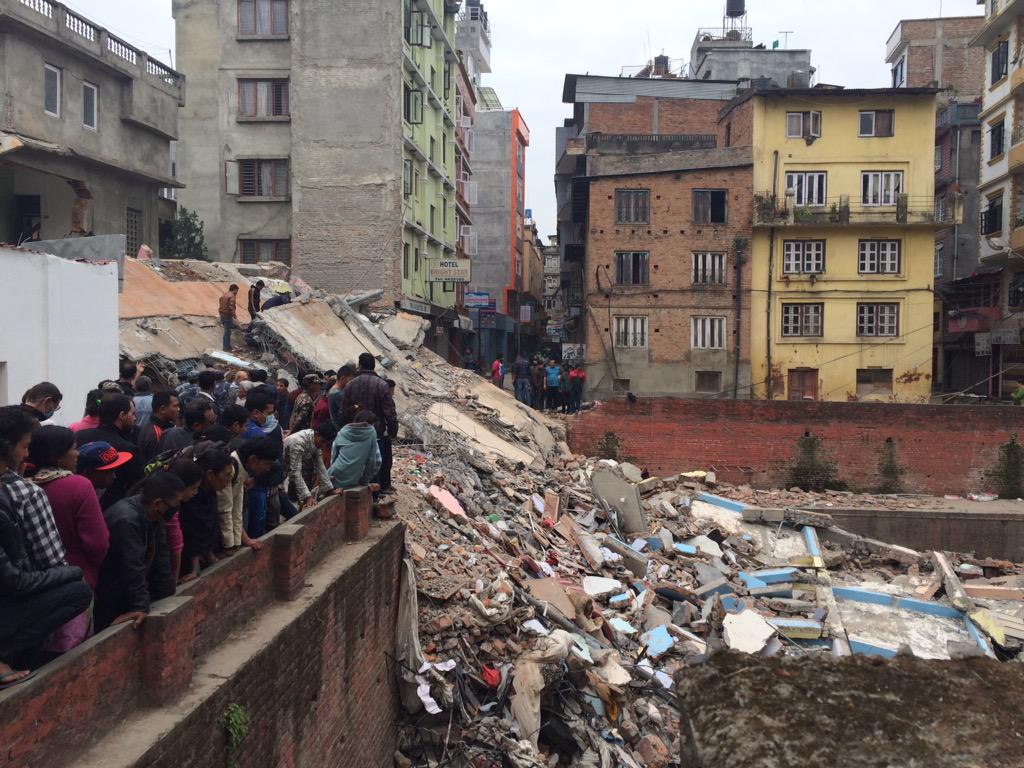Hier liep ik afgelopen zondag <a href="/siobhanheanue/">Siobhan Heanue</a>
At least 50 killed when hotel  tourist hotspot Thamel collapsed. ”
