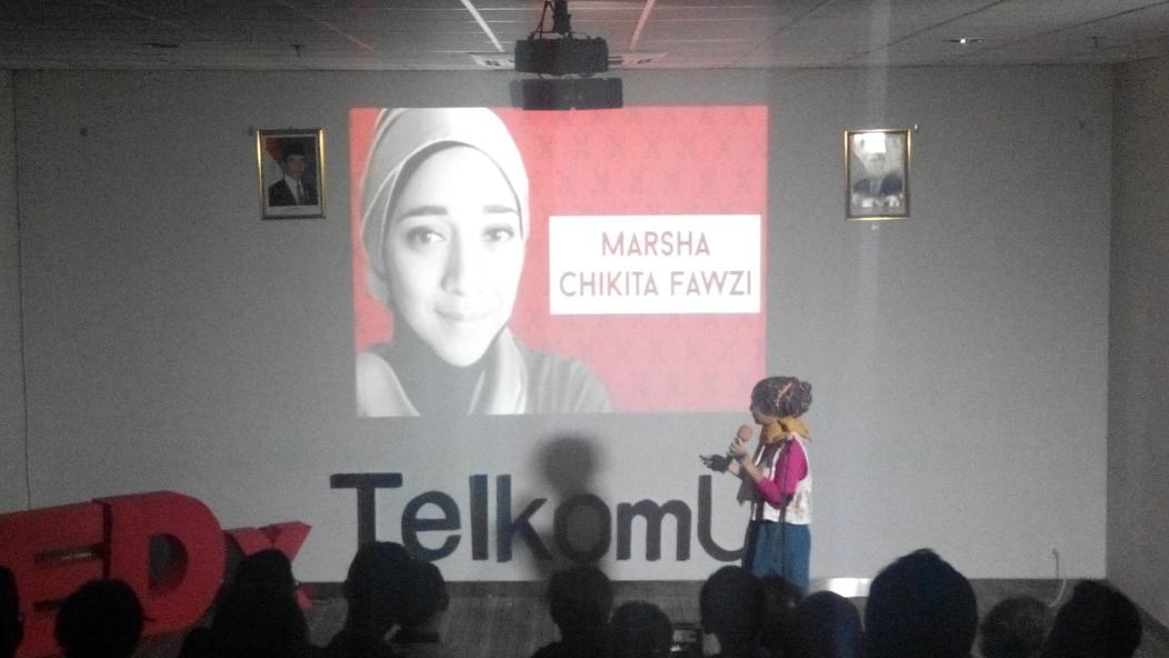 TEDxTelkomU's tweet photo. Pengawal sesi the new perspective adalah Marsha Chikita Fawzi, salah seorang animator Upin Ipin #ImpressiveAnomaly http://t.co/NiFKdL8cFe