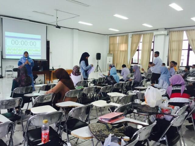 scopeunsyiah's tweet photo. Listening session has done, it's time for lunch :) 
Cc @cimsaunsyiah @scopecimsa http://t.co/OyA7W75Z5t