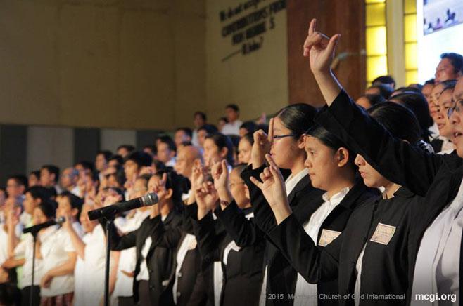 mcgidotorg's tweet photo. Among the participants of the Thanksgiving were Sign Language interpreters and ministry workers. #MCGIWeekInReview http://t.co/Z2d4Osy6mp