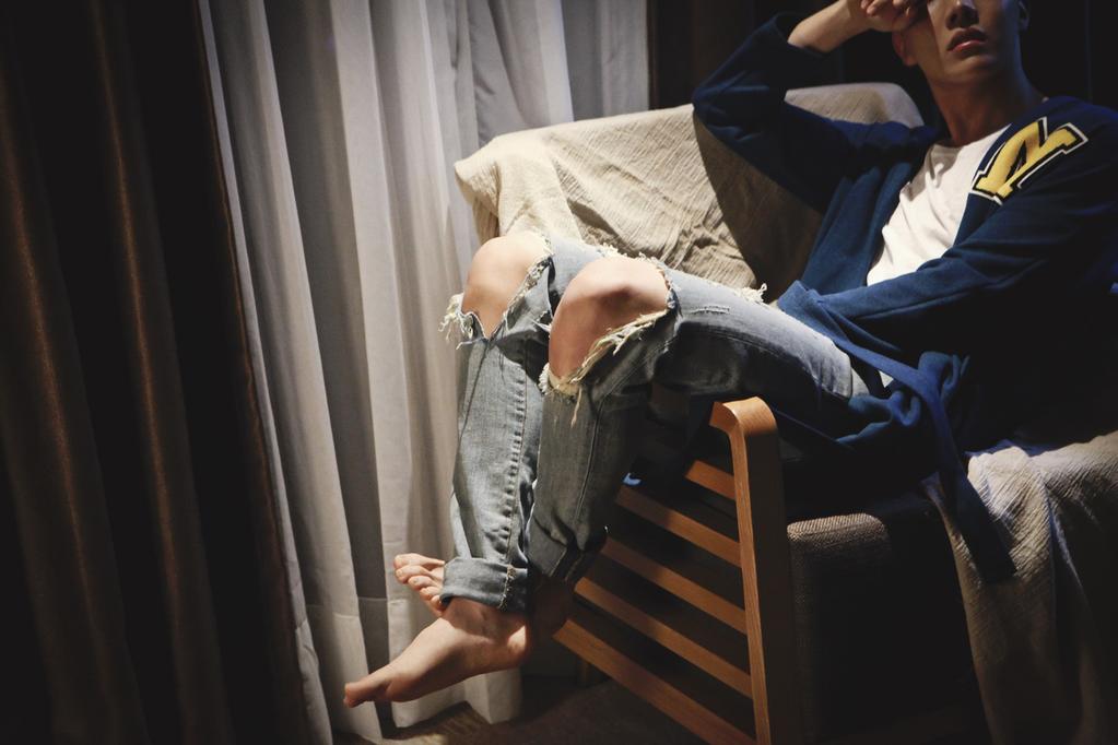 bts_1101's tweet photo. ヒザにし��目がいかない｡ﾟ(ﾟ＾ω＾ﾟ)ﾟ｡ http://t.co/L9nFiZMfwc