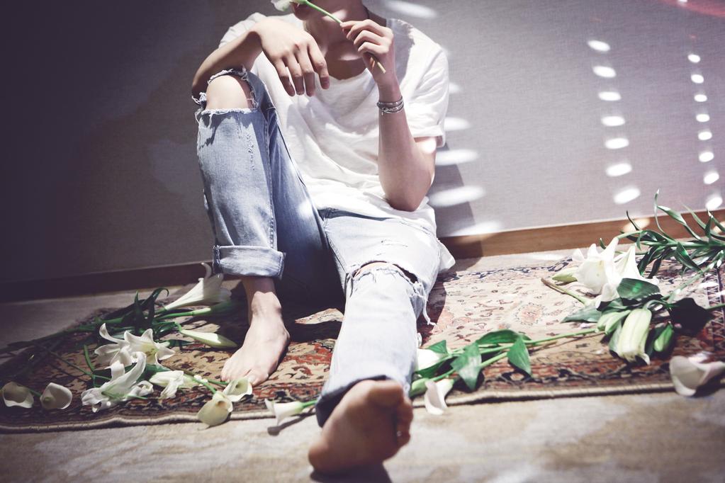 bts_1101's tweet photo. 議題:なぜミラーボールなのか http://t.co/wkFdS62tkQ