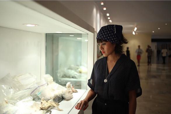 theofficeocd's tweet photo. Scenes from #huntandgatherterraria book launch at @MetMuseumManila :) photos by @5ports @tammygdavid @CoconutsManila http://t.co/KJkIwDUDBU