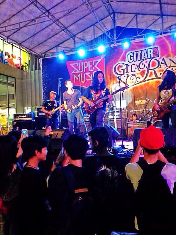 <a href="/dbandhits/">d'bandhits!</a> #GitaranSore <a href="/GitarPlus/">GitarPlus magazine</a> <a href="/Pupun_Dudiyawan/">Pupun Kapten Dudiyawan</a> <a href="/Dsinathrya/">darius sinathrya</a> <a href="/bimantararagil/">bimantara</a> c <a href="/intangitarplus/">C Intan Pratiwi</a> <a href="/moedya/">Mudya Mustamin</a> <a href="/gitarisINA/">GitarisINA</a>