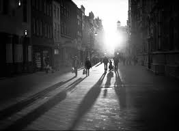 اشتاق إليگ وأوردتي تشتعل شوقا إليگ
معك لاأعترف بمسافة تفصلنا
ولن أرضخ لقيود وأحكام تحرمنا متعة التمرد على أنفسنا