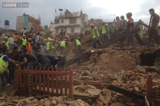 BREAKING | Death toll in #NepalQuake rises to 2,000: <a href="/AP/">The Associated Press</a>