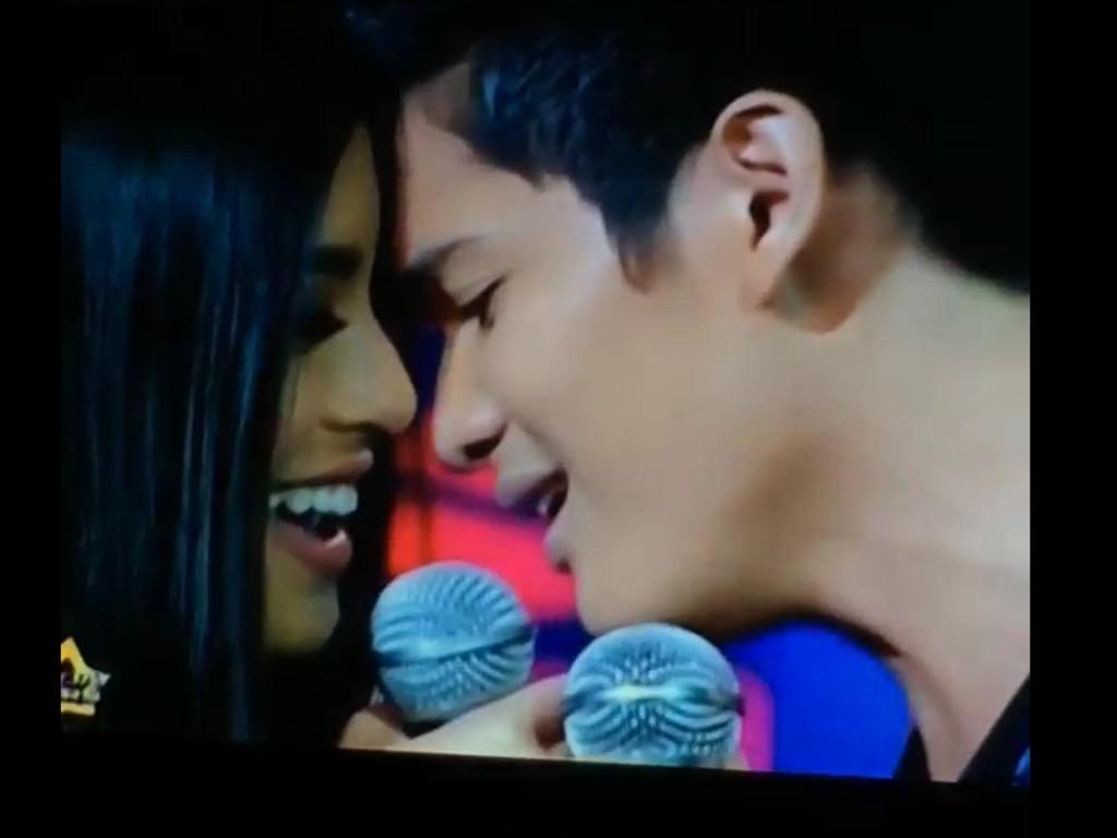 _lilypelaez's tweet photo. Meet Pia &amp; Erick. 👦🏻👩🏻 @_itspaulandrada #LTLBLaunching... http://t.co/a8Zce5P0LK