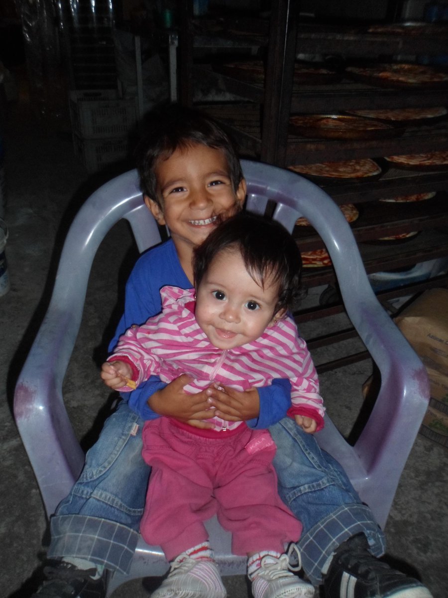 87Luur's tweet photo. Los Amooo @ludmi_capa http://t.co/Cb1JjpUyRu