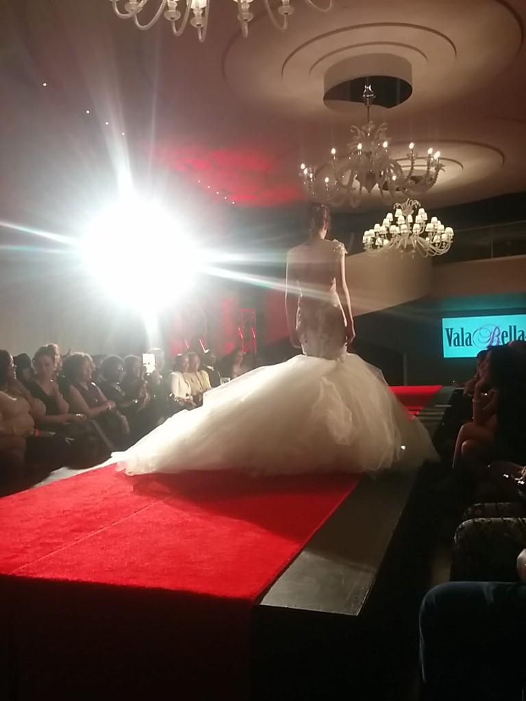 AMADesignMtl's tweet photo. Happening now at the #BlackExpoDesign #ibed2015 #fashionshow #bridal #Montreal http://t.co/t1upSs3KAd