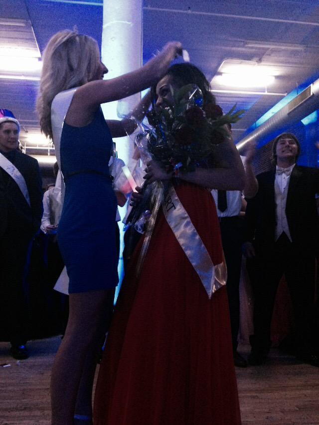 CheapSeatsPhoto's tweet photo. #SeckmanProm2015 King is #MarkVance & Queen is @JaneseWatson #Congratulations http://t.co/dYBTbZVUx4