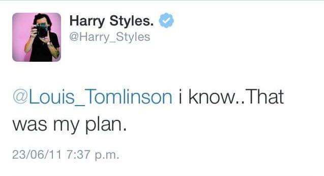 PRETTYT0MLINS0N's tweet photo. #LarryALoveToRemember larry tweets are life http://t.co/rb1JM35T83