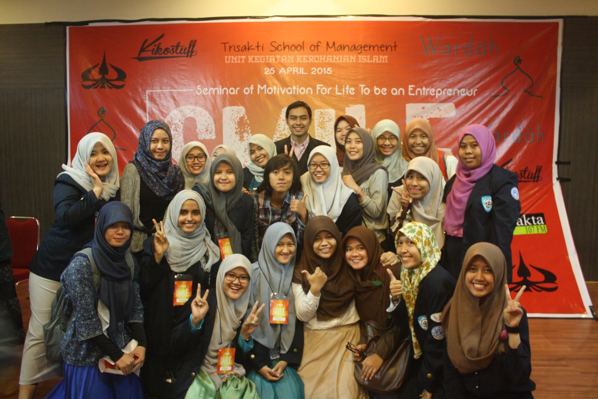 listapap's tweet photo. "@smiletsm: foto bareng sama ka Edvan nih :D #SMILEwithEdvan cc @ukki_tsm http://t.co/7oMKCNuelO"