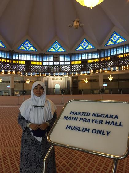 wirianingsih's tweet image. Di dalam Masjid Negara Malaysia.Luas,resik,bersih,karpet tebal,full ac, #MuslimOnly