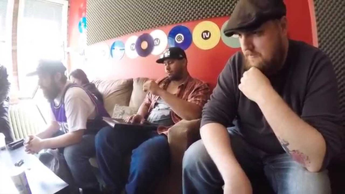 blitzb_60505's tweet photo. (New Video)-@hermitofdawoods Vs @thablacktower @trackbattles Episode 21 Prod By… http://t.co/8qvz5XgwsC http://t.co/XfjQ2BRswC
