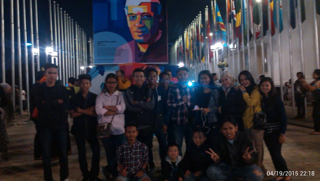 CrewX10's tweet photo. jalan-jalan seru di area gedung merdeka . suasana KAA :) http://t.co/aeQJ0efUZy