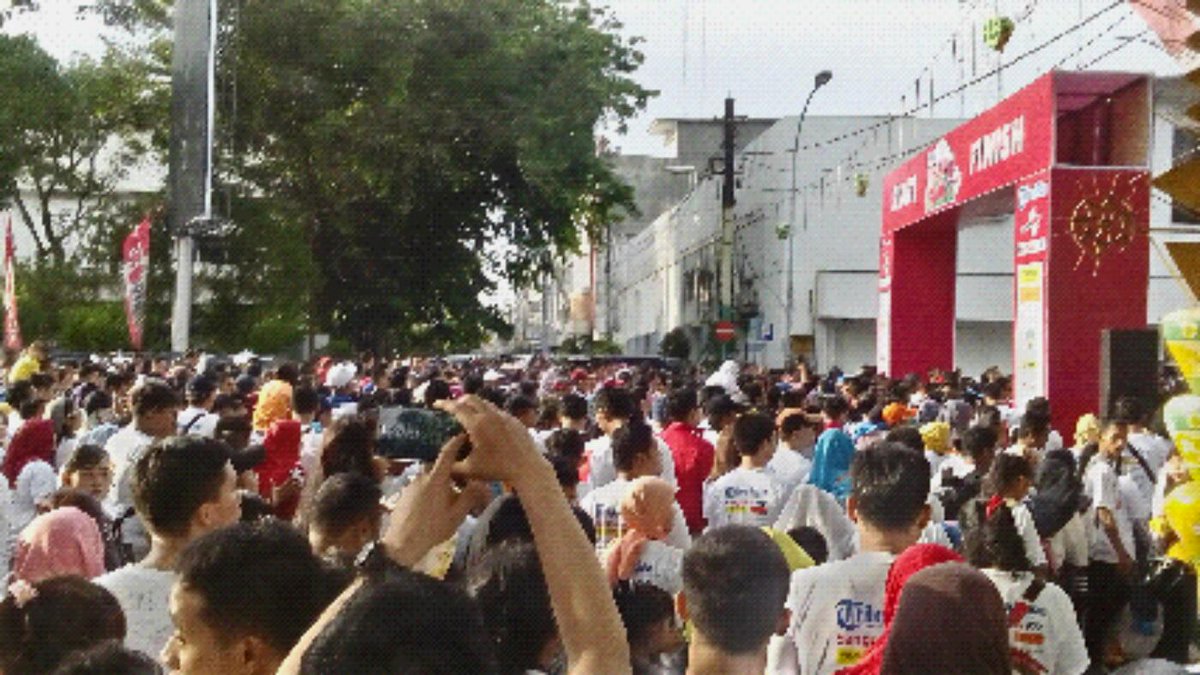 ayus_man's tweet photo. Yuk yuk ramekan medan@Kartu_As#jalanAsik# http://t.co/AmJz7lrORs