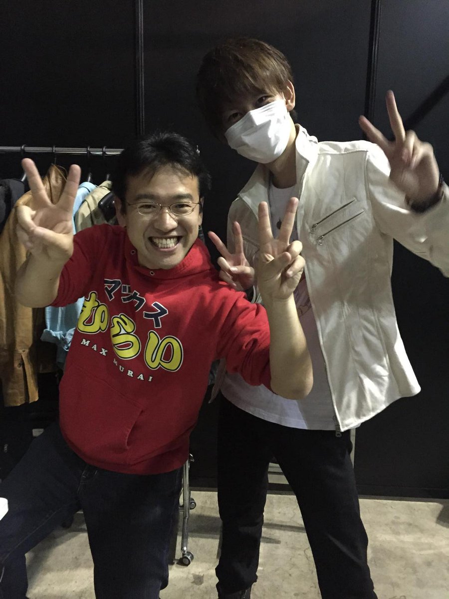 entrypostman's tweet photo. ステージ裏にキヨさん！！
今度一緒に動画撮る約束したー！！久しぶりだ！！！ http://t.co/kMI6IBvitu