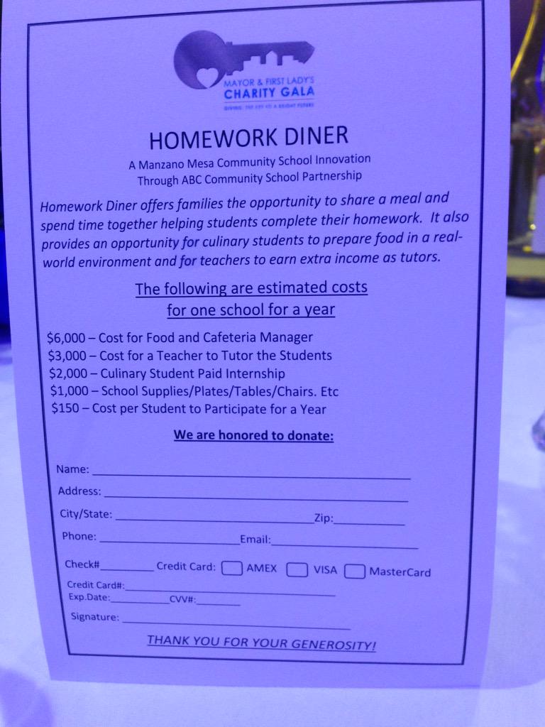 ManzanoMesaES's tweet photo. The generosity @CharityGalaABQ is amazing! Thank you from our hearts #HomeworkDiner #CommSchool http://t.co/3DFNWyr38S