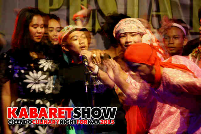 CrewX10's tweet photo. ikut memeriahkan Pesta Rakyat Cicendo dengan Kabaret Show  :) @kecCicendoBdg http://t.co/LhMR0B37Qj
