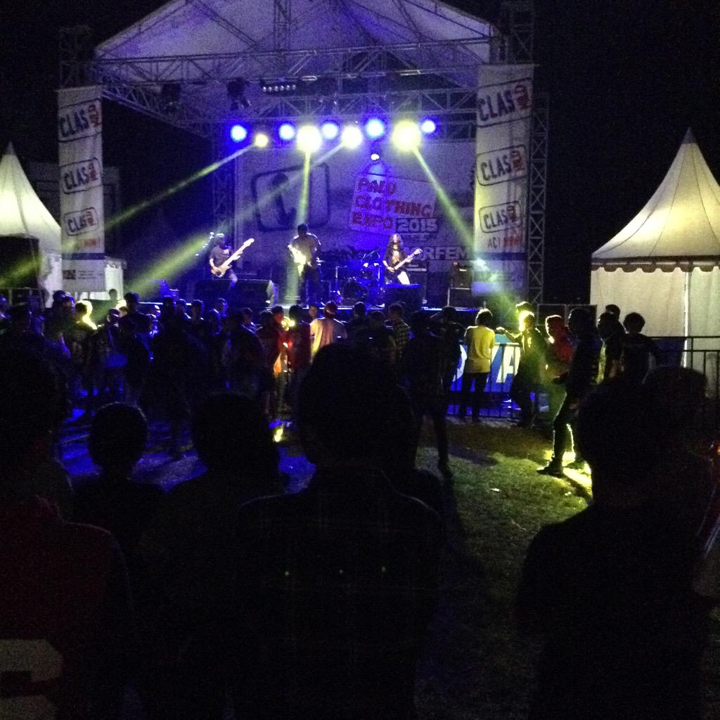 Ada IKLIM yang on performance semalam nih!! Wwwwuuuuuuw
\m/