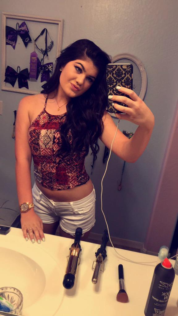Snap saw it first 👻 http://t.co/XhEdmorBR8