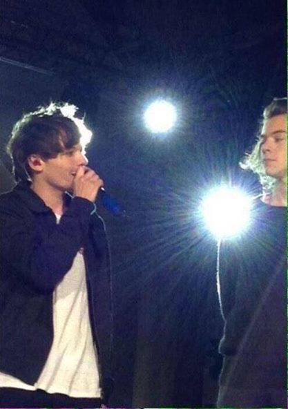 halhalabii's tweet image. 'i get lost in your beauty and i can't see' #LarryALoveToRemember