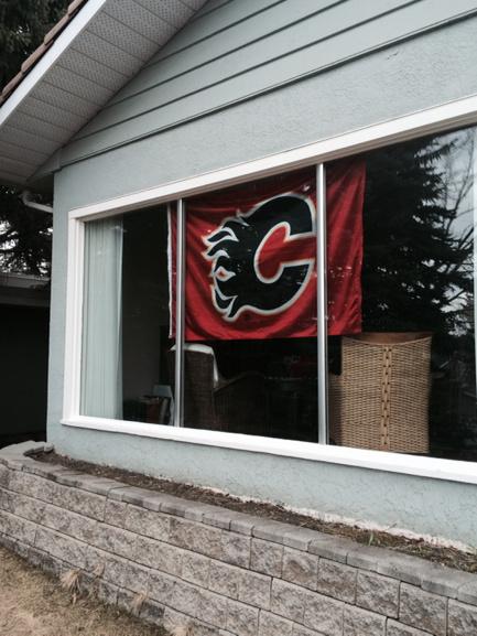 GwynethMidgley's tweet photo. This is what I came home to yesterday #GoFlamesGo #yyc #fFlames http://t.co/jLgMgznJjS