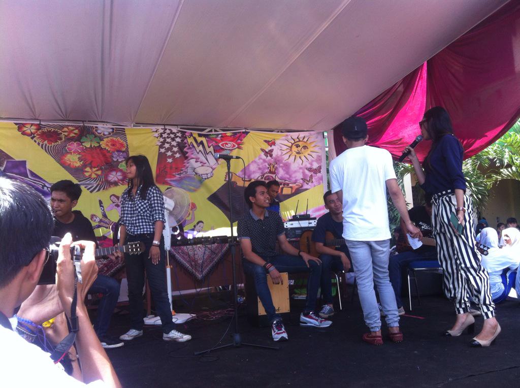 niocup_'s tweet photo. yukkk merapattt penampilan barumurteens mau dimulai guys🎉🎉🎉 http://t.co/W6uU5Wctif