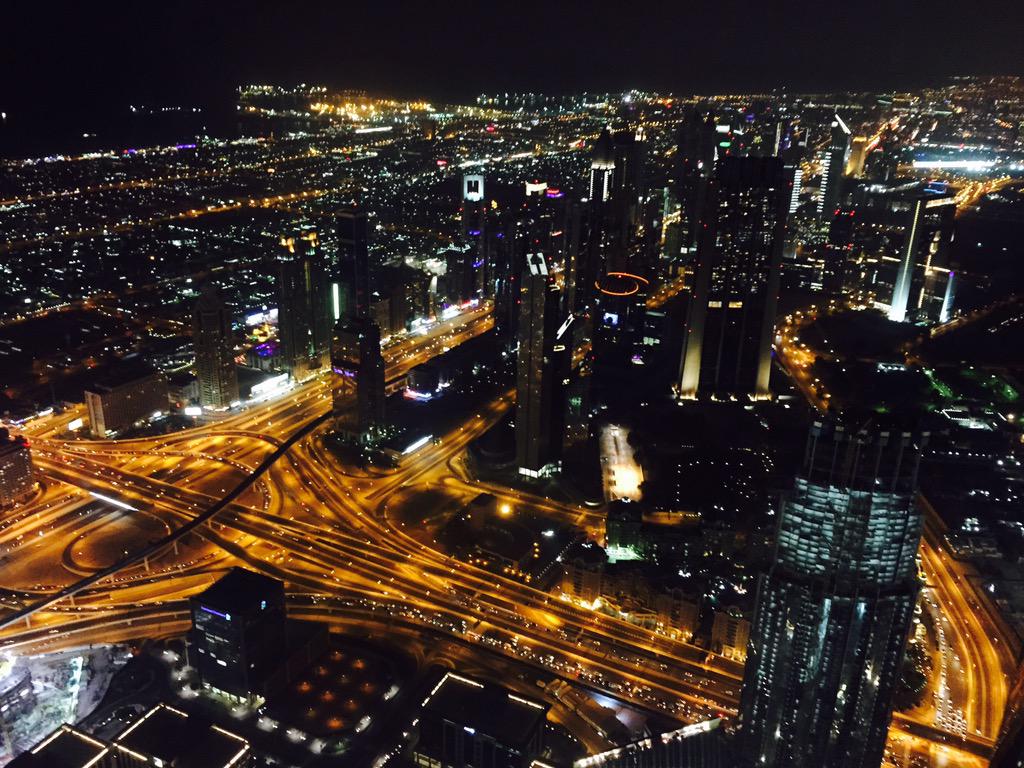 roberts_uk's tweet photo. View from the tallest tower in the world #BurjKhalifa #Dubai http://t.co/dcjf0DvdGD