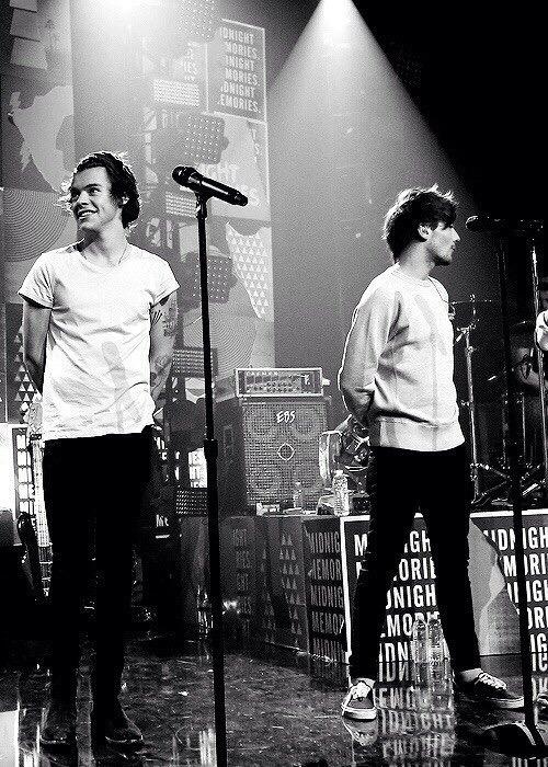 Мой страх быть оффлайн, когда Ларри раскроются..
#LarryALoveToRemember