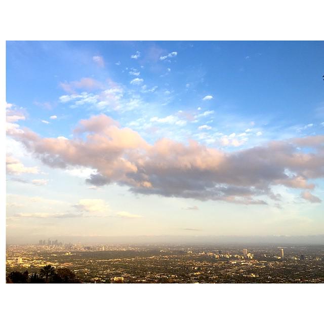 CDfbyTAUsAIxnO4.jpg (600×600)