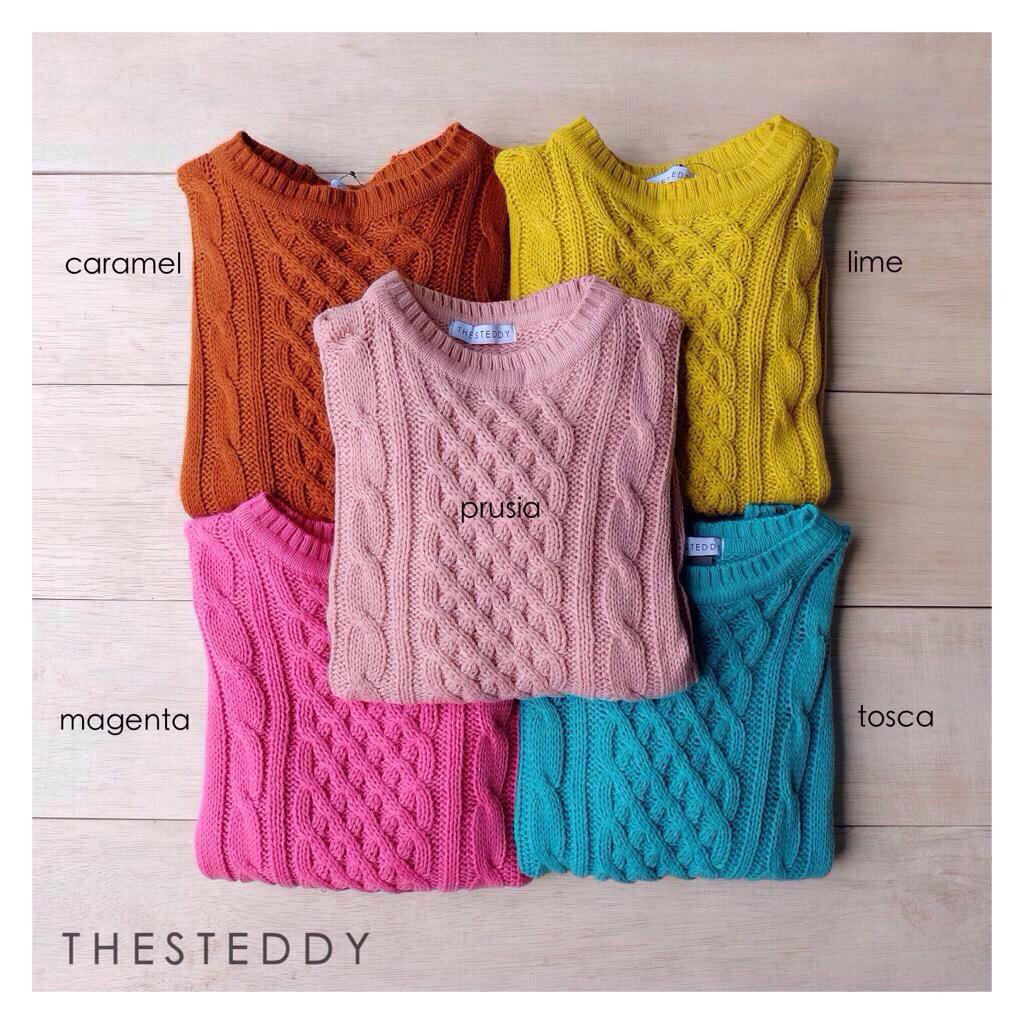 SteddyStore's tweet image. Back in stock warna best seller Prusia 😍
Kak @adelladellaide udah punya warna caramel loh, kalo kamu? 😆