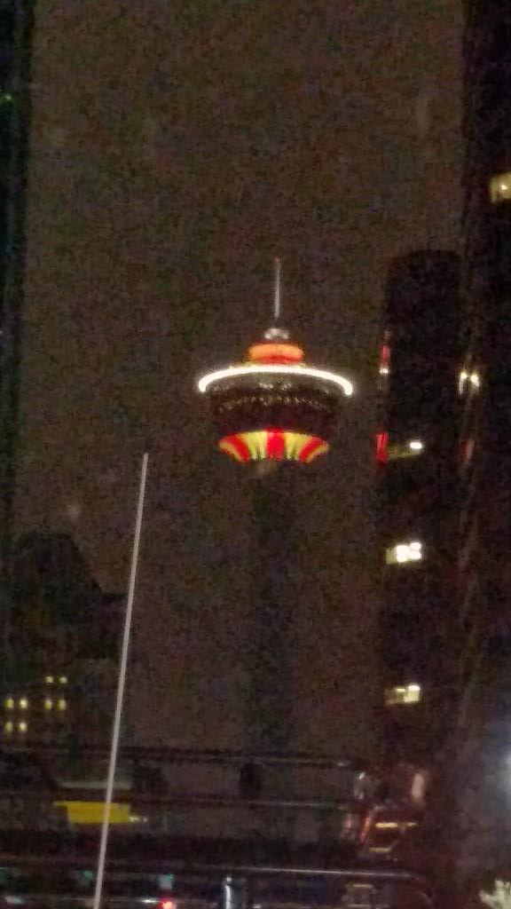 uhohcaches's tweet photo. #CCARS15 #caching dwntwn & the #CalgaryTower is lit for the #Flames win against the #Canucks! #CalgaryCacheAndRelease http://t.co/uyghFM17Ed
