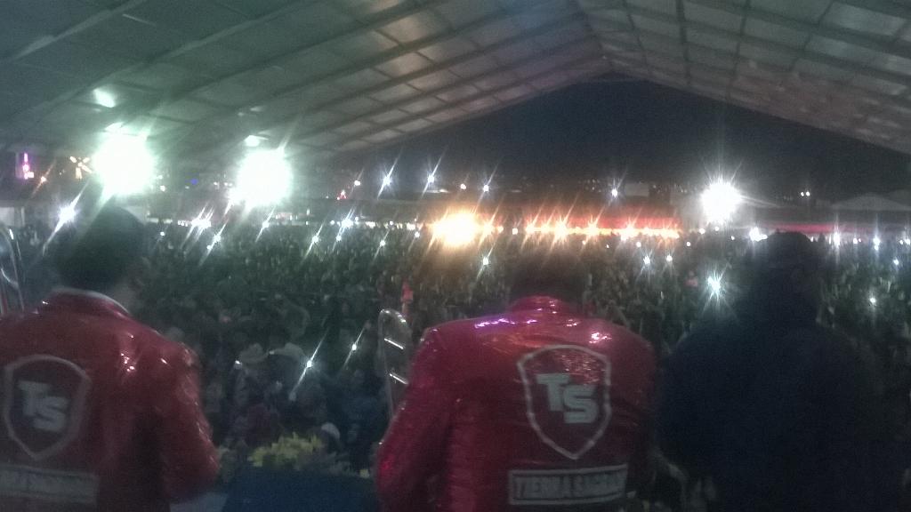 idgruperaofi's tweet photo. #IDGINFORMA @tierrasagrada1 chingon asi de simple el ambiente #Rt @paquitomontoya http://t.co/fLHnGNL1uX