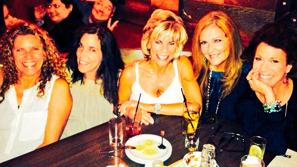 JuliaDilts's tweet photo. So much fun tonight hanging out with The Girls....ur all as beautiful as ever! #highschool #girlfriends #NHHS http://t.co/pyOMHo5UV5