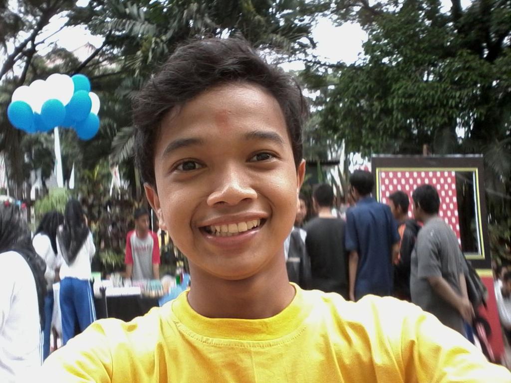 FOX7misa's tweet photo. ini dia, ketua kelas X MIA7 periode semester 2. KHAFIDZUDIN ABRORI @khafidzjr13 http://t.co/fxQJf90WeW